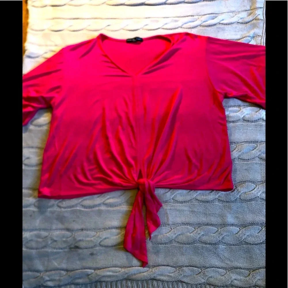 V crop tie tee